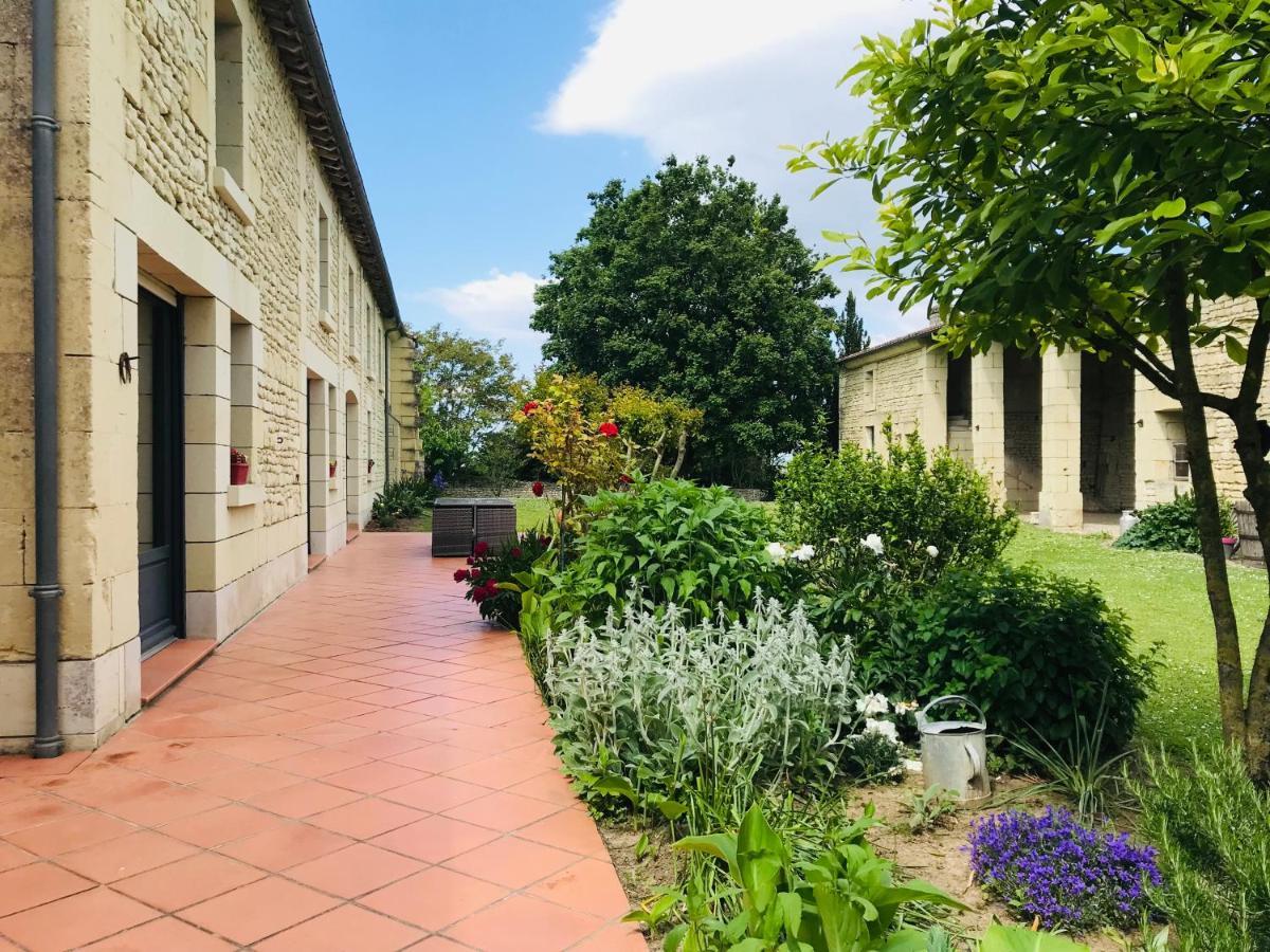 Gite Au Boom Coeur En Options Spa Et Repas Tourtenay 外观 照片